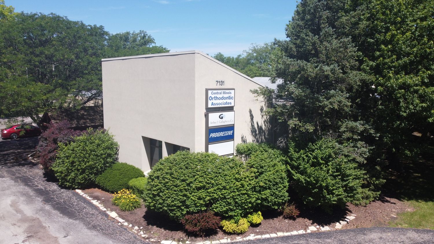 7131 N Knoxville Ave, Peoria, IL 61614